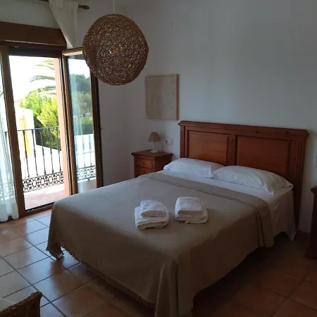 Marti Villa